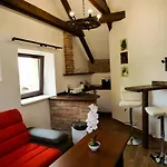 Apartmanovy Dum 13 Podkrovi 2