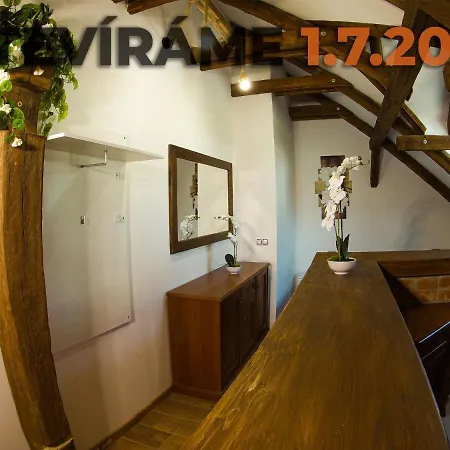 Apartmánový Dům 13 Podkroví 2
