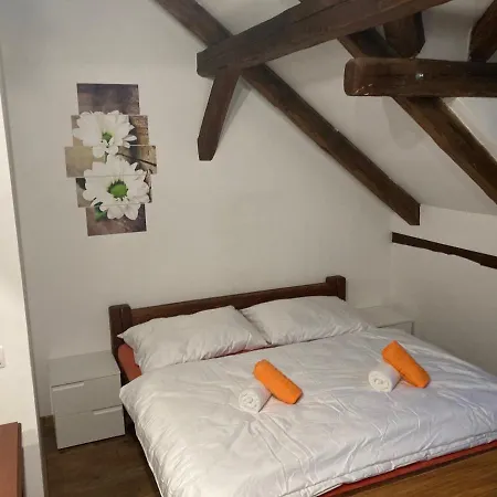 Apartmán Apartmánový Dům 13 Podkroví 2 *