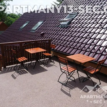 Apartmanovy Dum 13 Podkrovi 2 * Seč