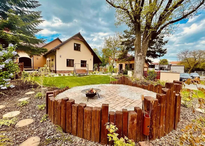 Apartmanovy Dum 13 Podkrovi 2 Lägenhet Seč